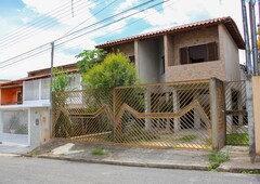Sobrado residencial ? venda de 3 quartos, 2 su?tes e 3 vagas de garagem, Bragan?a Paulista, SP