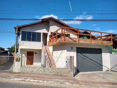 Aluga-se duas kitnets no bairro Campeche semi-mobiliada