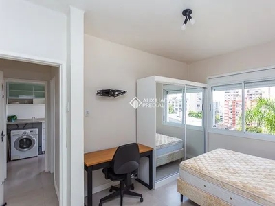 Apartamento Jk com sacada na Rua Duque de Caxias - Centro Histórico