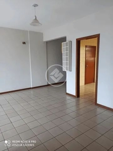 Apartamento no Condomínio Mont Clair com 3 quartos, sendo 1 suíte, bairro Duque de Caxias,