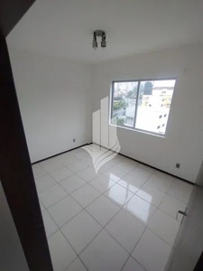 Apartamento no inicio da Vila Nova, com 02 quartos, sala, cozinha com armários, área de