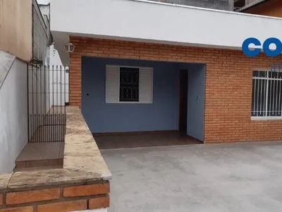 CASA AMPLA COM 2 QUARTOS, 4 VAGAS E CHURRASQUEIRA