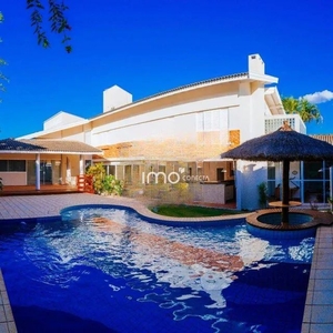 Casa com 4 Dormitórios à Venda, 479 m² por R$ 2.850.000 - Condomínio Monte Carlo - Valinho