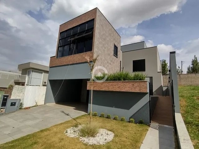 Casa de Condomínio para venda e aluguel em Vila Dos Plátanos de 300.00m² com 3 Quartos, 3