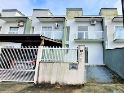 Casa residencial com 2 quartos para alugar por R$ 1500.00, 80.00 m2 - ITAUM - JOINVILLE/SC