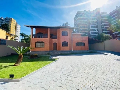 Sobrado com 5 dormitórios à venda, 285 m² por R$ 1.290.000,00 - Anita Garibaldi - Joinvill