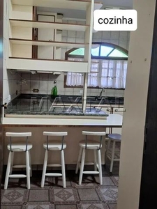 Sobrado Vila Dom Pedro II de 220 m², 3 quartos sendo 1 suíte, 3vagas, lareira, espaço bar