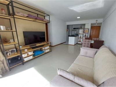 Apartamento com varanda, 2/4 sendo 1 suíte - 2° andar