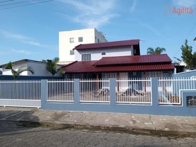 Casa à venda em navegantes/sc