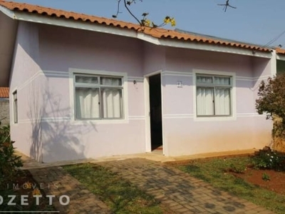 Casa semi mobiliada à venda no condomínio bellas em uvaranas