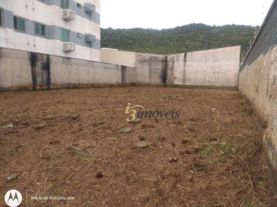 Terreno todo murado, para venda, com 300 m² no bairro carvalho em itajaí - sc.