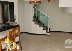 Casa com 3 quartos à venda no bairro Ouro Preto, 100m²