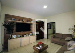 Casa com 3 quartos à venda no bairro Vista Alegre, 260m²