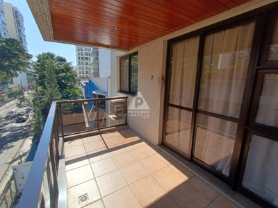 Ótimo apartamento de 64 m² com dois quartos sendo uma suíte no Rio Comprido