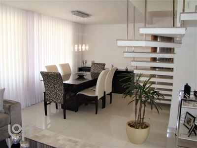 Apartamento à venda em Boa Viagem com 180 m², 3 quartos, 1 suíte, 3 vagas