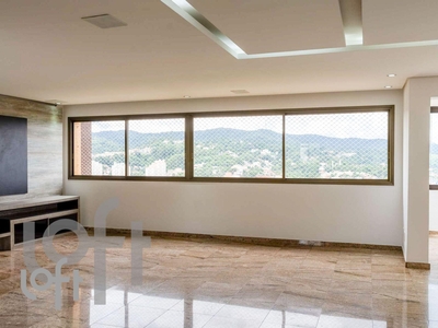 Apartamento à venda em Tremembé com 151 m², 3 quartos, 1 suíte, 2 vagas