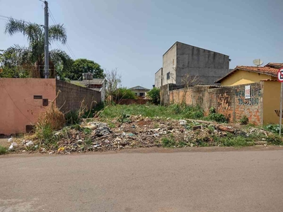 Lote à venda no bairro Setor Garavelo, 300m²