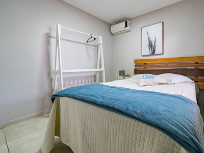 272 - Apartamento com 02 dormitórios a 200m da Praia de Canto Grande