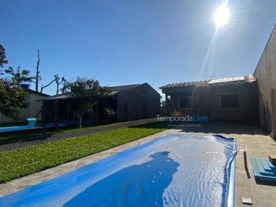 Casa com Piscina em Nova Tramandaí - Locação Temporada