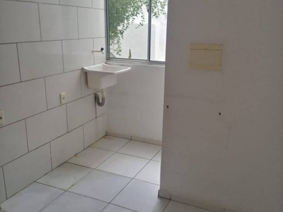 Casa em Jd Bom Retiro - São Gonçalo. 2 qtos, garagem, aceito CEF.