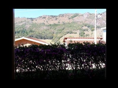 Casa Térrea com Ótima vista para Serra