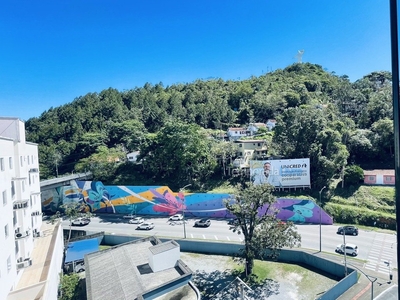 Elegante Apto de 3 Suítes com Churrasqueira em Balneário Camboriú