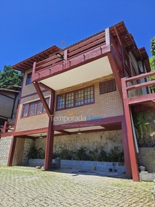 Encantadora com vista, piscina, ofurô. No Perequê.