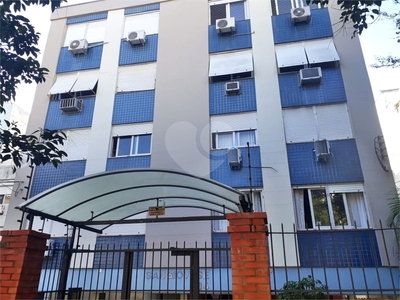 Apartamento 3 dormitórios, churrasqueira e vaga no bairro Petrópolis