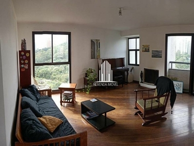 Apartamento no Condomínio Emerald Hills em Morumbi com 196m2 4 dormitórios 3 vagas de garagem.