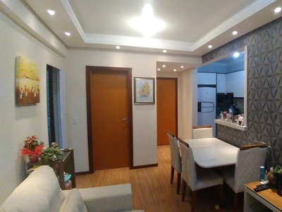 Apartamento à venda, com 2 quartos e 1 vaga de garagem coberta e sacada com cgurrasqueira a carvão no Bairro Forquilhinha, São José, SC
