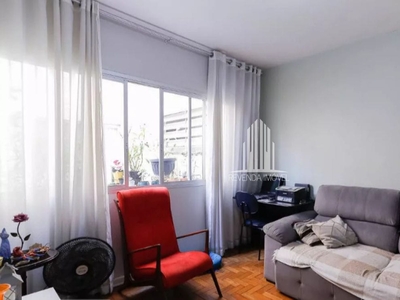 Apartamento à venda com 70m², 1 quarto e 1 vaga