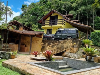 Casa à venda no bairro Macaé de Cima em Nova Friburgo
