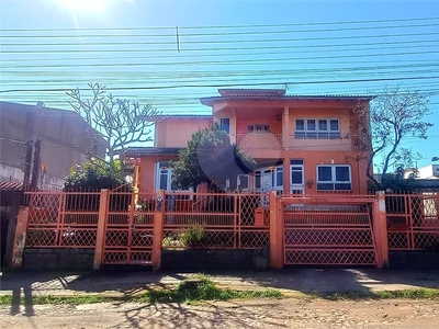 Casa ampla com 282,44 m² privativos em Cachoeirinha