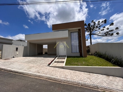 Casa com SUITE e Terreno medindo 300m² à venda no bairro Arruda, Colombo, PR