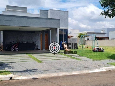 Casa em condomínio à venda no bairro Conjunto B em Foz do Iguaçu