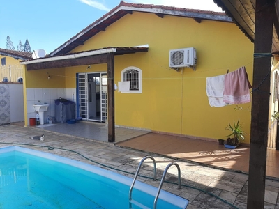 Casa isolada com piscina e 2 dormitórios no Balneário Flórida -Praia Grande SP