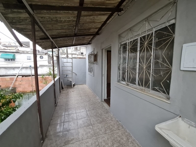 Sobrado à venda com 2 quartos a R$130.000,00 reais Rua Waldemar Ribeiro 247 - Centro, São João de Meriti, RJ
