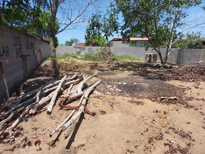 Terreno de 360 m² escriturado e registrado totalmente plano à venda em bairro Meaípe - Guarapari - ES