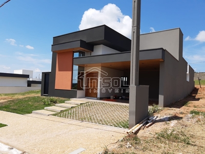 Unisol Imóveis vende linda casa alto padrão em excelente condomínio no Residencial Damha, Marília, SP.