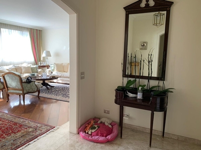 Apartamento à venda em Itaim Bibi com 200 m², 3 quartos, 1 suíte, 2 vagas