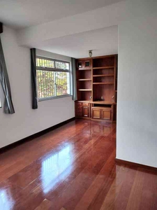 Apartamento com 4 quartos para alugar no bairro Prado, 190m²