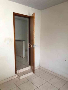 Casa com 2 quartos para alugar no bairro Bonfim, 45m²