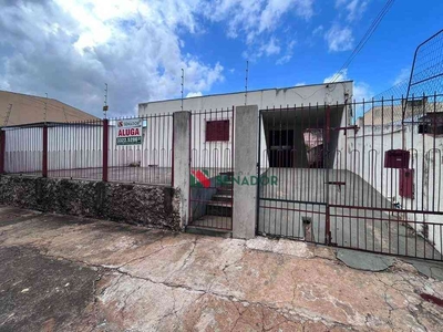 Casa com 3 quartos para alugar no bairro Castelo, 120m²