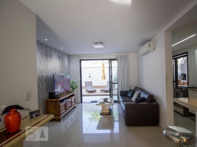 APARTAMENTO no 1º andar mobiliado com 3 dormitórios