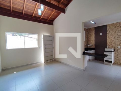 CASA com 3 dormitórios e 2 garagens