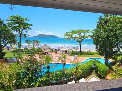 Casa para alugar em condomínio fechado pé na areia com vista ao mar...