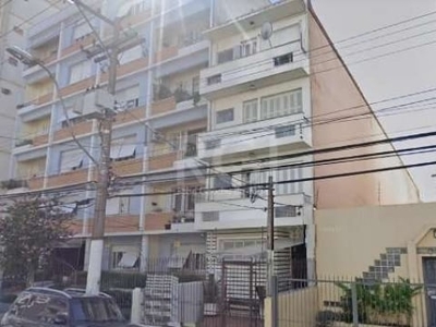 Ótimo apartamento jk no bom fim, de fundos, silencioso, próximo da av. osvaldo aranha, desocupado. possui sala/dormitório amplo, banheiro com ventilação natural, e cozinha. condomínio com interfone, n