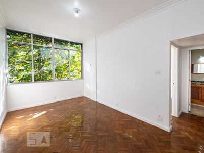 APARTAMENTO no 3º andar com 2 dormitórios