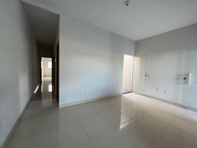 Casa com 2 Quartos e 2 banheiros à Venda, 82 m² por R$ 220.000