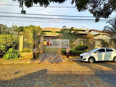 Casa com 4 quartos à venda no bairro Pampulha, 411m²